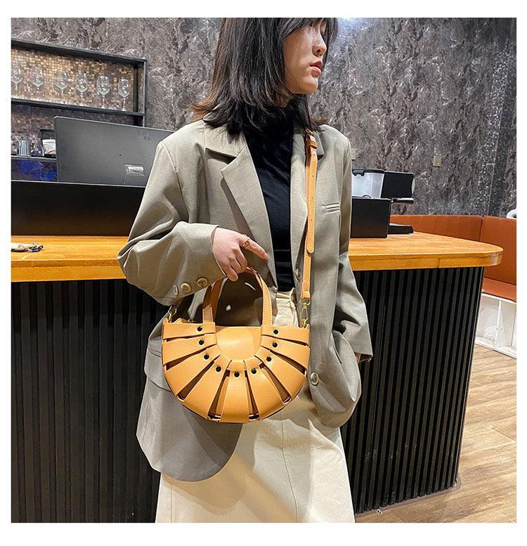 תיק ערב קטן לנשיאה של חפצים אישיים בגיזרה נשית ספרדית להופעה אופנתית משובחת - לה איסלה