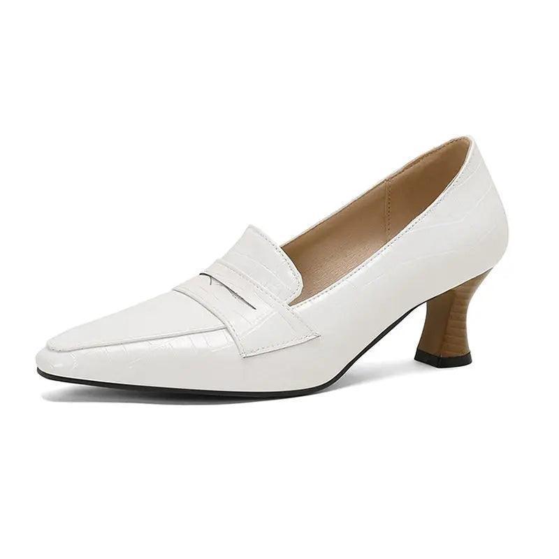 נעלי עקב רטרו מדליקות בגימור נשי מנוחש להופעה מרהיבה וללוק מכובד ויוקרתי - לה איסלה: אופנה וחזיות פרימיום