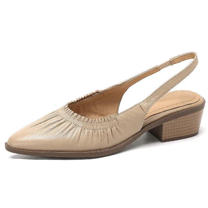 סנדל שפיץ של מעצב מברצלונה בגימור עקב עגול וייחודי ללוק של אישה משפיעה - לה איסלה: אופנה וחזיות פרימיום