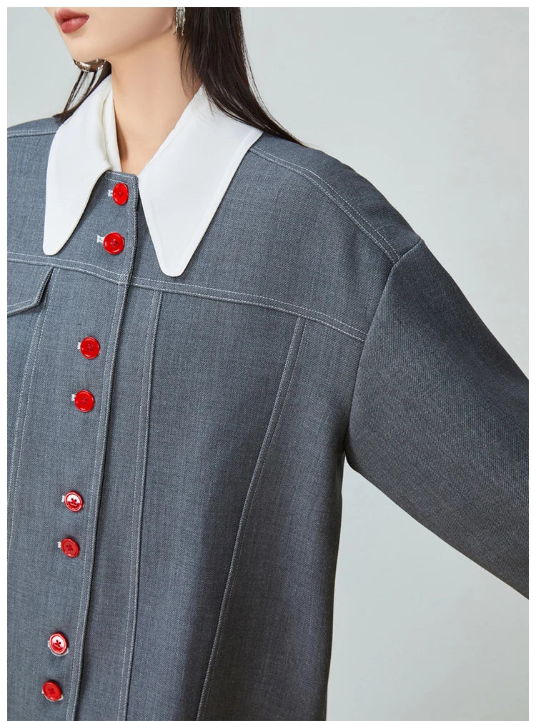 ג'קט אוברסייז אופנתי ממילאנו בגימור כפתורים אדומים ללוק אטרקטיבי מושך