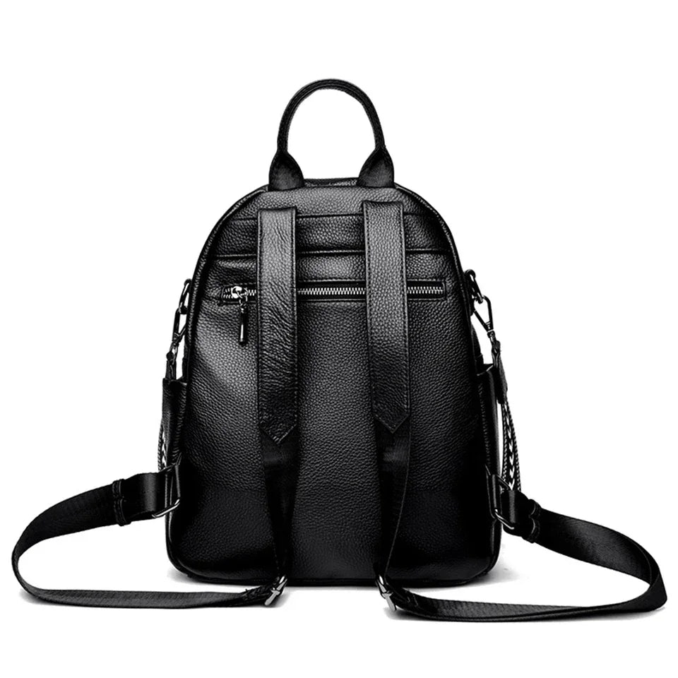 תיק עור איטלקי אישי בגימור אופנתי טרנדי ללוק של אישה עצמאית שלא מפחדת