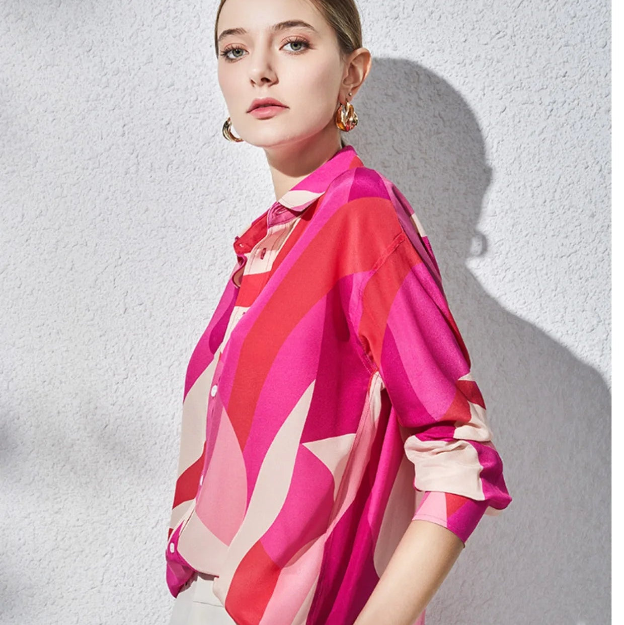 מכופתרת סטאן רטרו בגווני ורוד מהפנטים להופעה נשית מרהיבה שלך