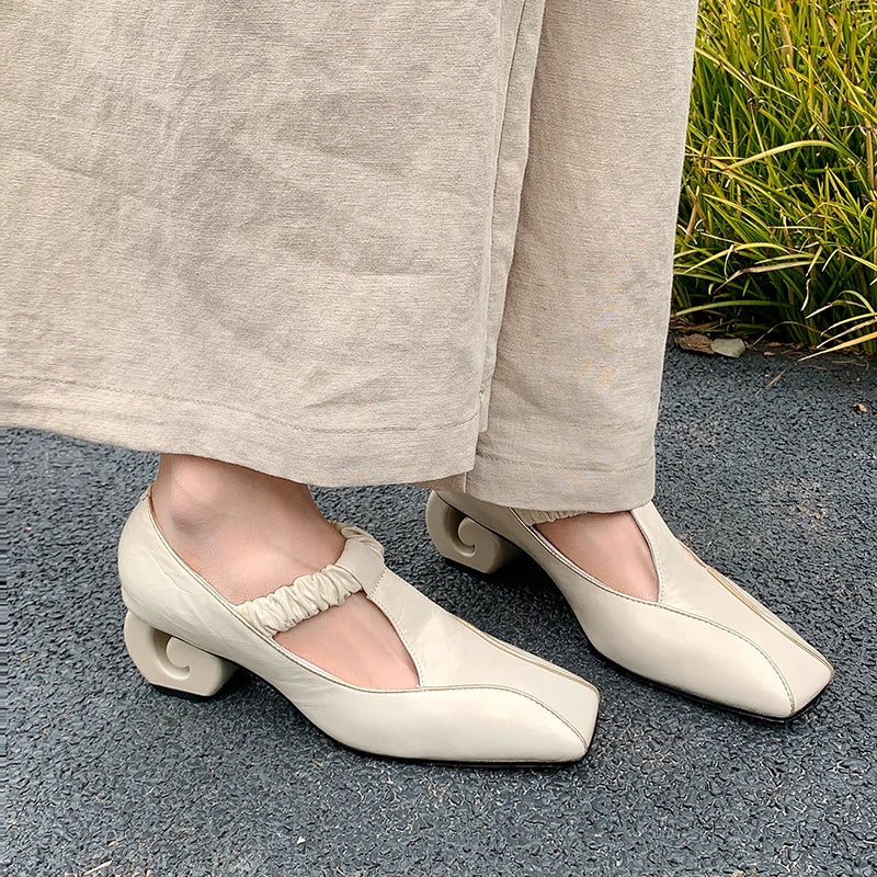 סנדל עור מהמם בגימור עקב נשי אופנתי להופעה של אישה מדוייקת