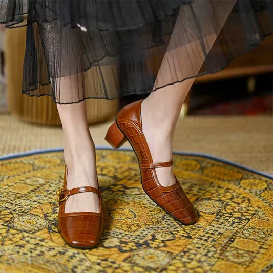 סנדל עקב מעור מקורי להופעה נשית קייצית מושלמת