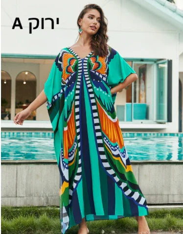 שמלת אוברסייז רחבה ונשפכת ללוק של חוף קייצי ושמח