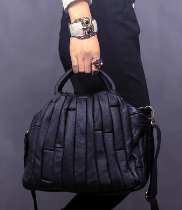 תיק עור אופנתי באימום רך וטרנדי להופעה נשית מהפנטת וללווק מנצח שלך