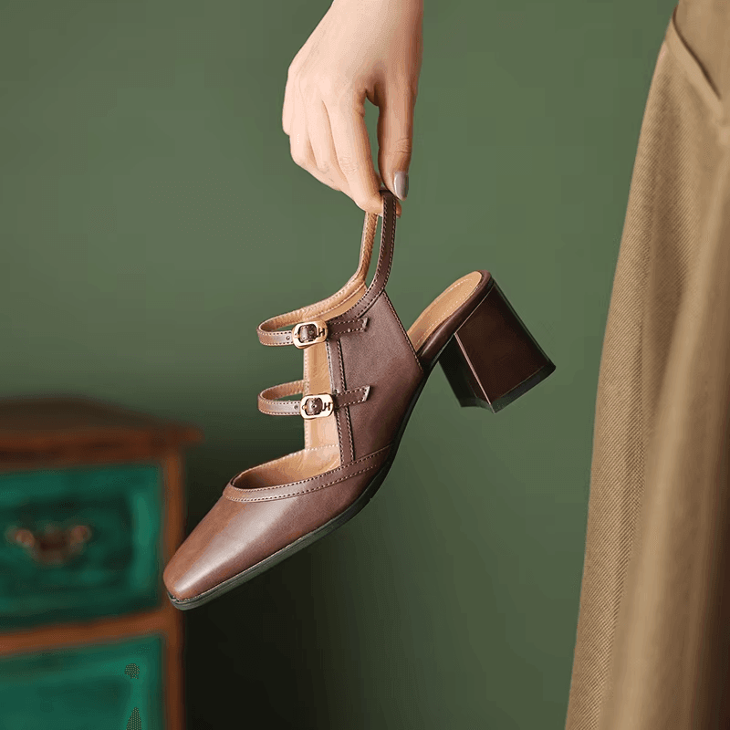 סנדל עקב מרשים מעור איטלקי בגימור לקה טרנדי להופעה נשית מקסימה ואיכותית