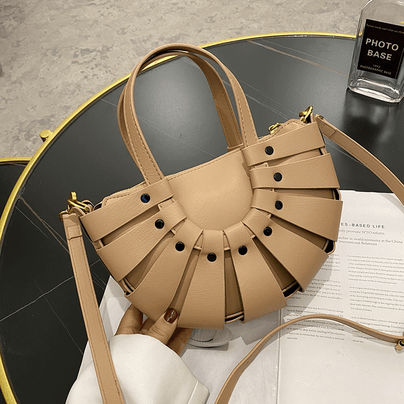 תיק ערב קטן לנשיאה של חפצים אישיים בגיזרה נשית ספרדית להופעה אופנתית משובחת - לה איסלה