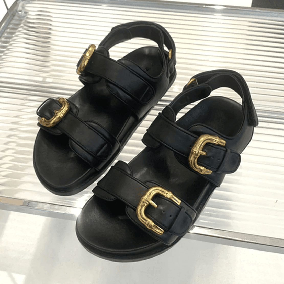 סנדל נשי מרשים עם רצועות תמיכה או ללא להופעה נשית קלילה ואופנתית - לה איסלה