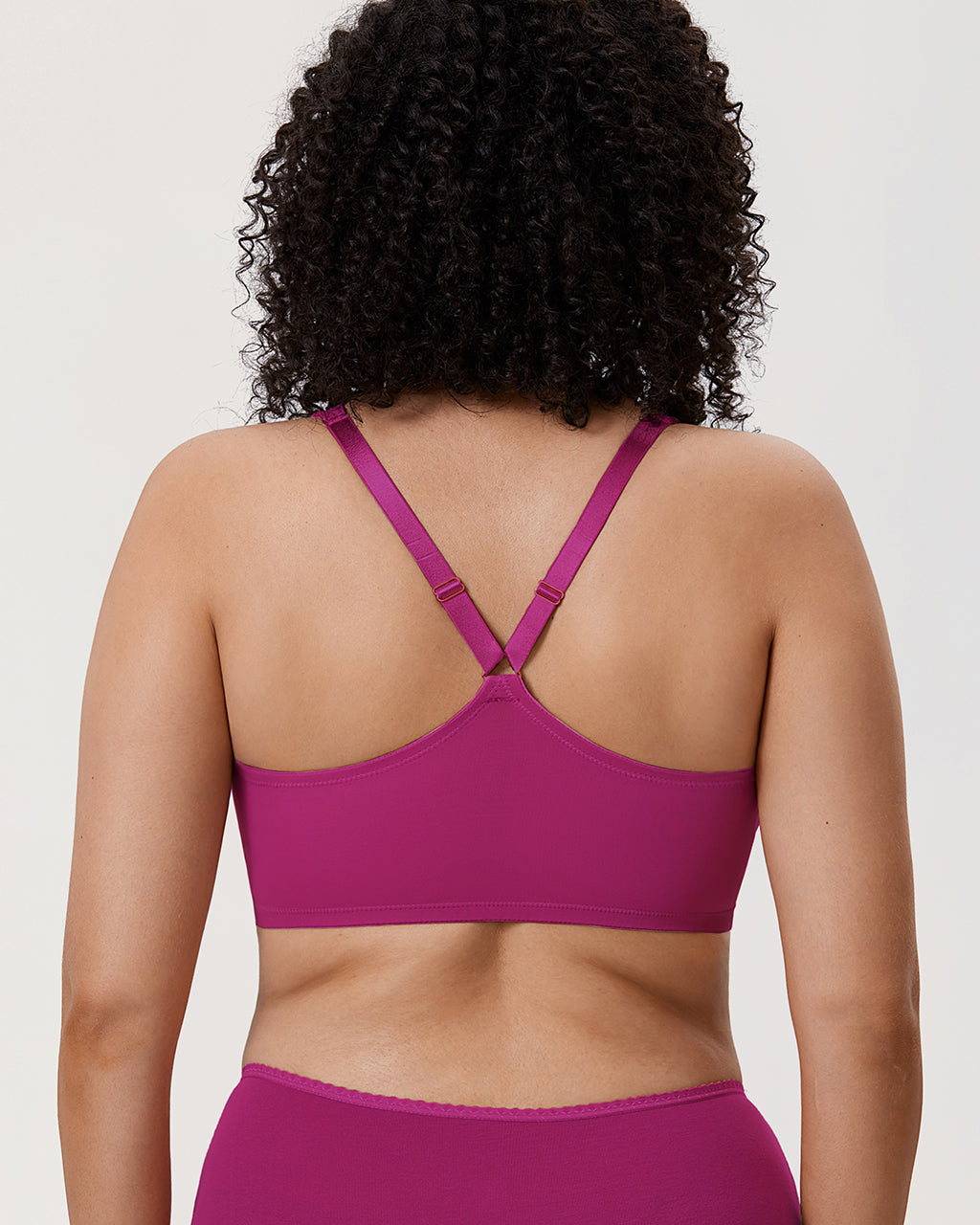 חזייה נשית אלגנטית בסגירה קידמית סקסית למראה נועז ובולט