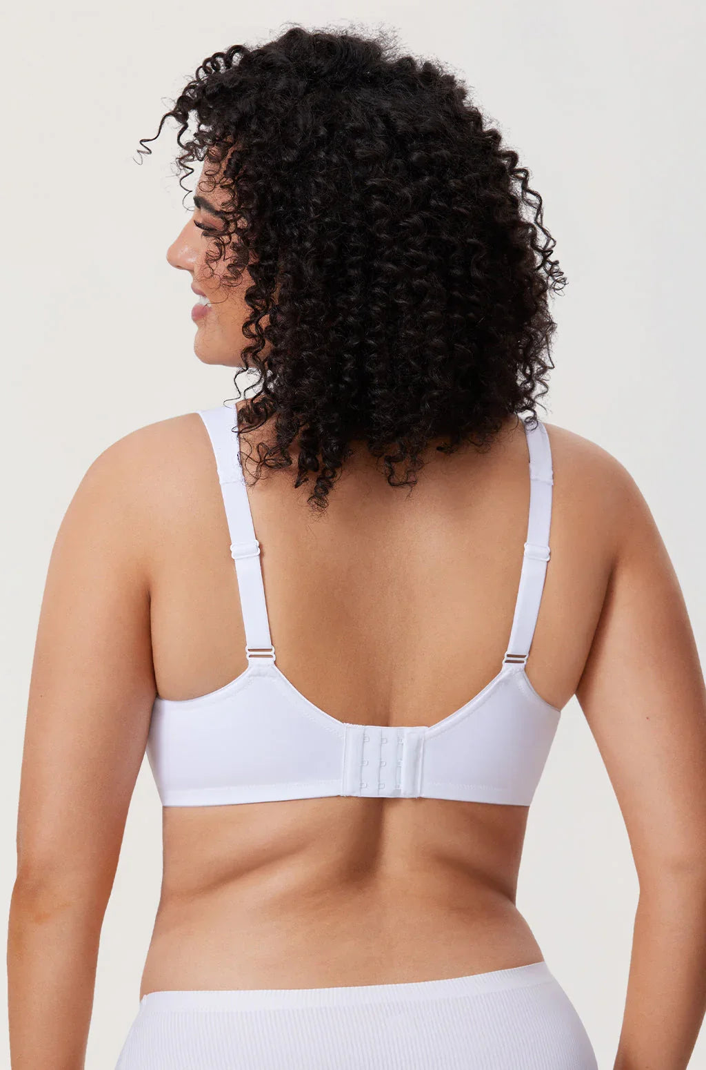 בחירת הלקוחות🖤🤍 חזיית מנימייזר מושלמת לעונה בגימור עוטף לכיסוי אחיד ונכון