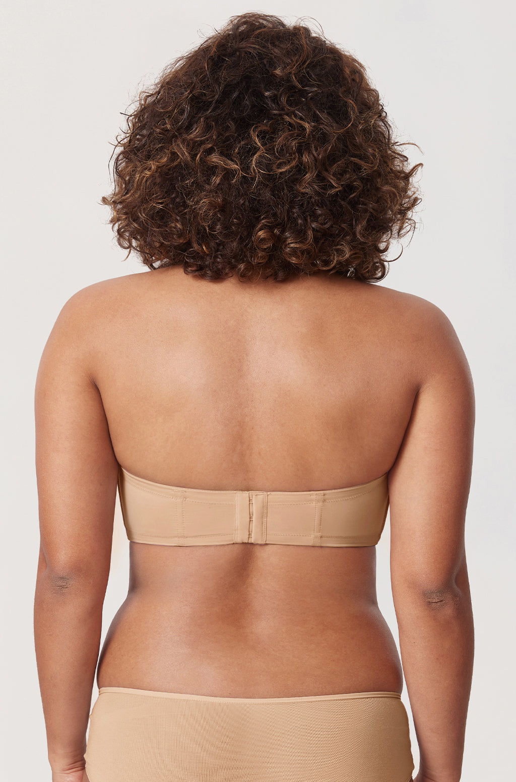 חזיית סטרפלס שחורה עם עצם לחזה שופע ולהופעה נשית סקסית שלך