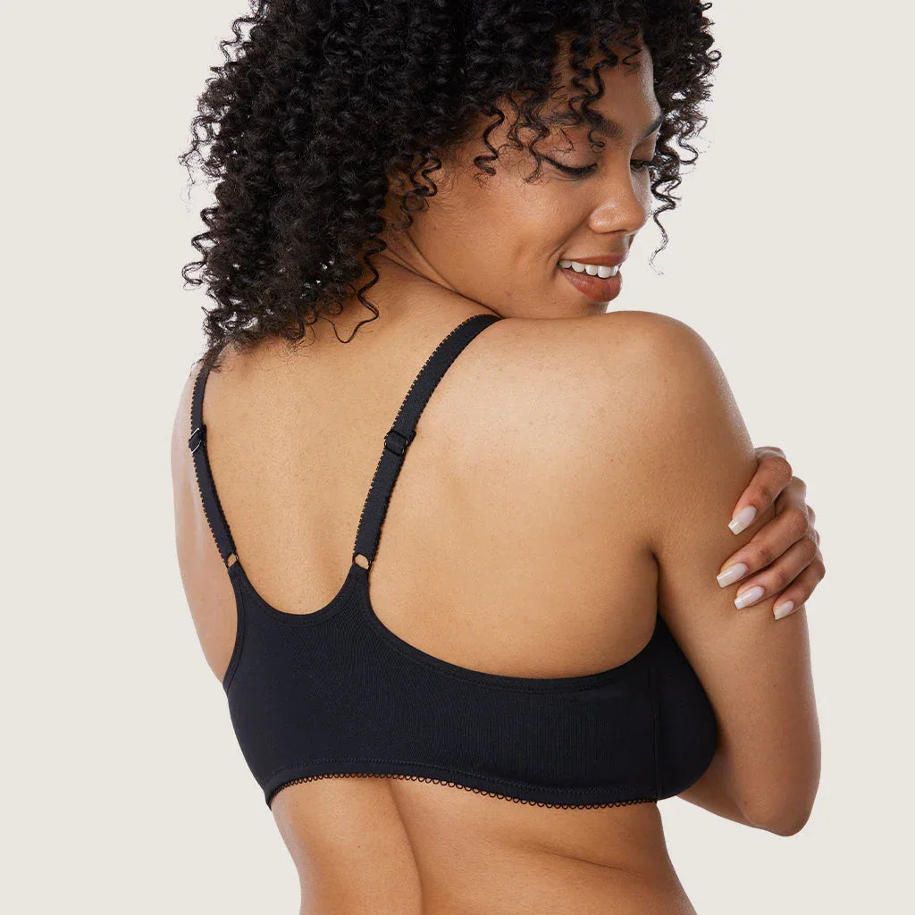 חזיית תחרה נשית ועוטפת בסגירה קידמית לגיזרה שתהלום אותך תמיד - במהדורת חג 🤍