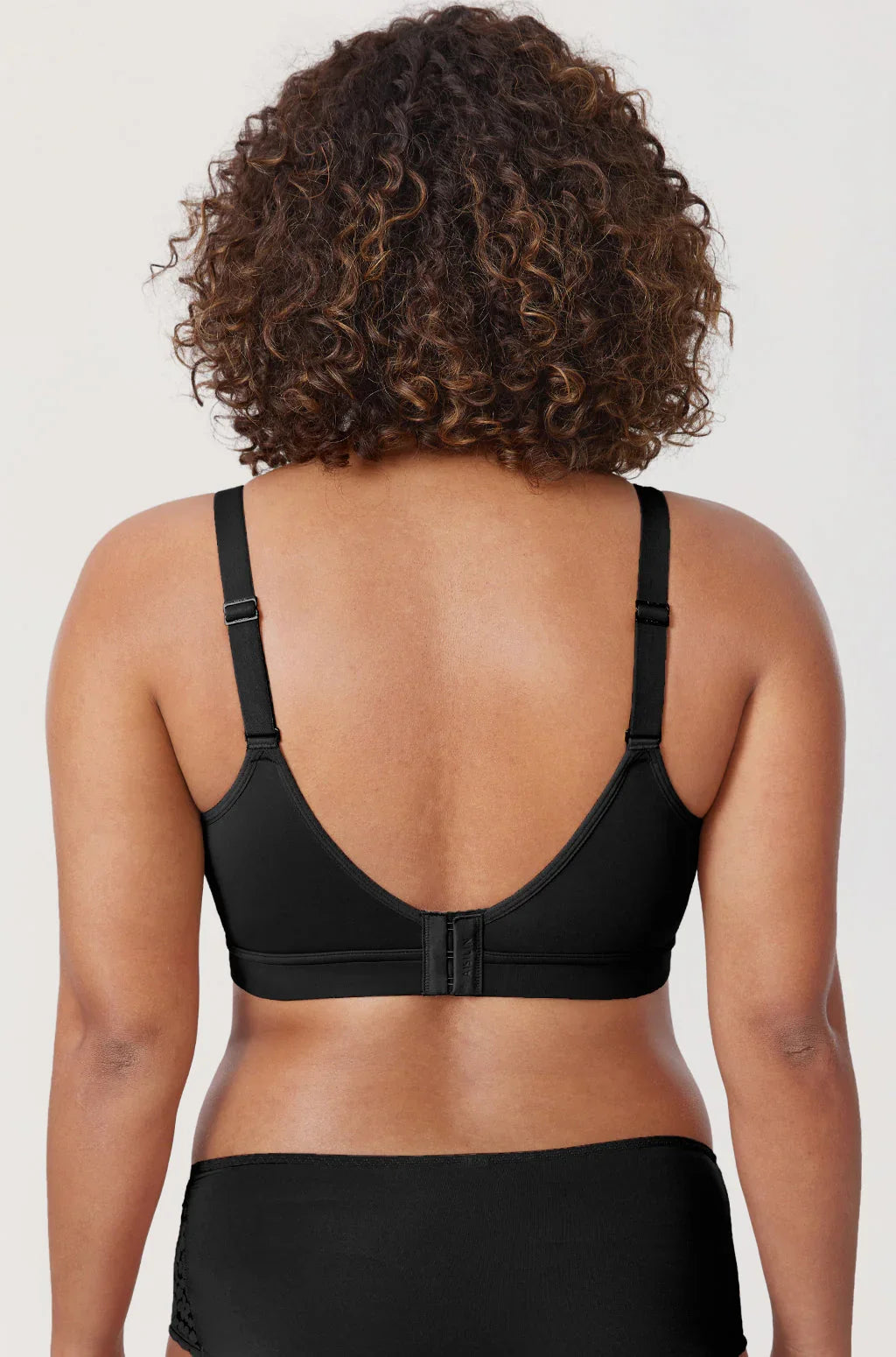 חזיית מינימייזר בכיסוי תומך ובגיזרה נשית רכה למראה קלאסי ולאחיזה אורטופדית נוחה