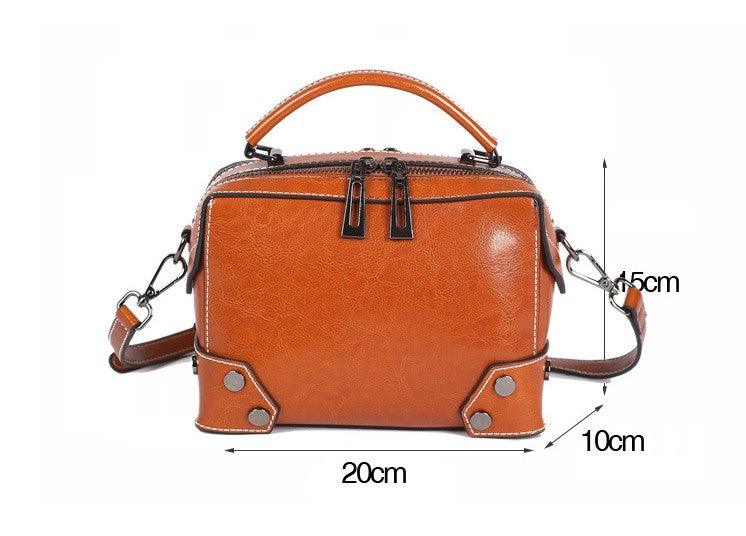 תיק עור מקורי מאיטליה בגיזרה נשית אלגנטית ומרהיבה להופעה שמשלימה לך את הלוק