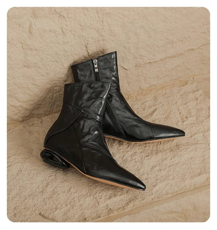 מגפון איטלקי בעקב ייחודי ללוק נשי שפיצי מהפנט ולהופעה מושקעת שלך