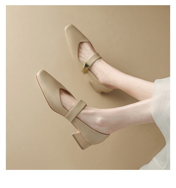 נעלי עקב רטרו מושלמות שאפשר ללכת איתם בשני סיגנונות שונים להופעה נשית מנצחת