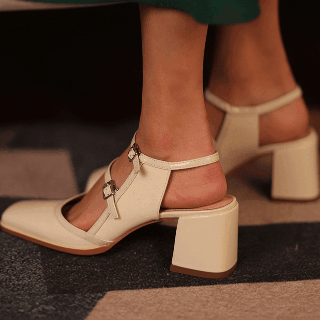 סנדל עקב מרשים מעור איטלקי בגימור לקה טרנדי להופעה נשית מקסימה ואיכותית - לה איסלה