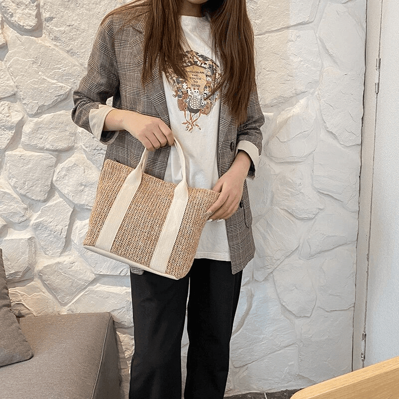 תיק קש קטן ואופנתי של מעצב איטלקי בגימור נשי טרנדי ללוק נפלא לעונה - לה איסלה