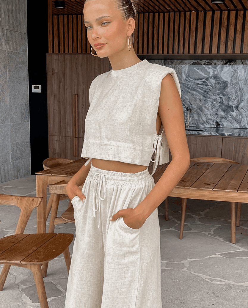 סט נשי של טופ אוברסייז ומכנס פשתן של מעצב צרפתי ללוק נשי כובש ולהופעה מרתקת - לה איסלה