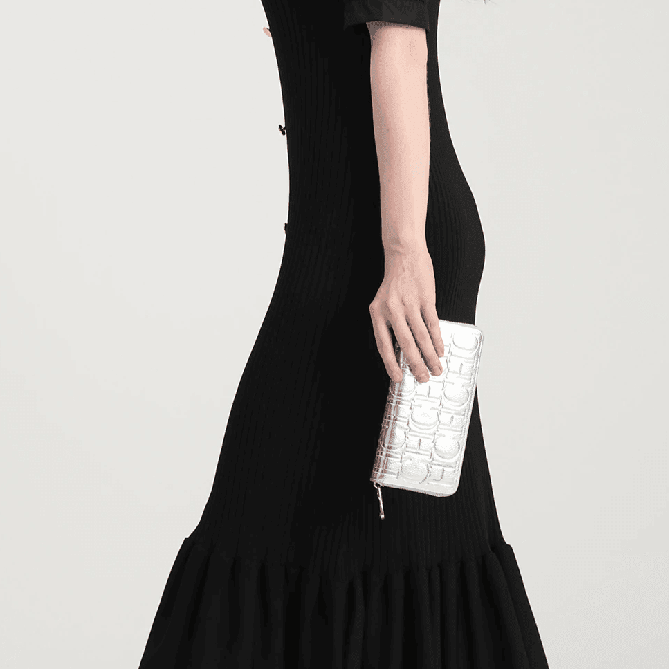 ארנק עור מקורי בחלוקה נבונה של תאים להופעה נשית מרשימה וללוק מקורי - לה איסלה