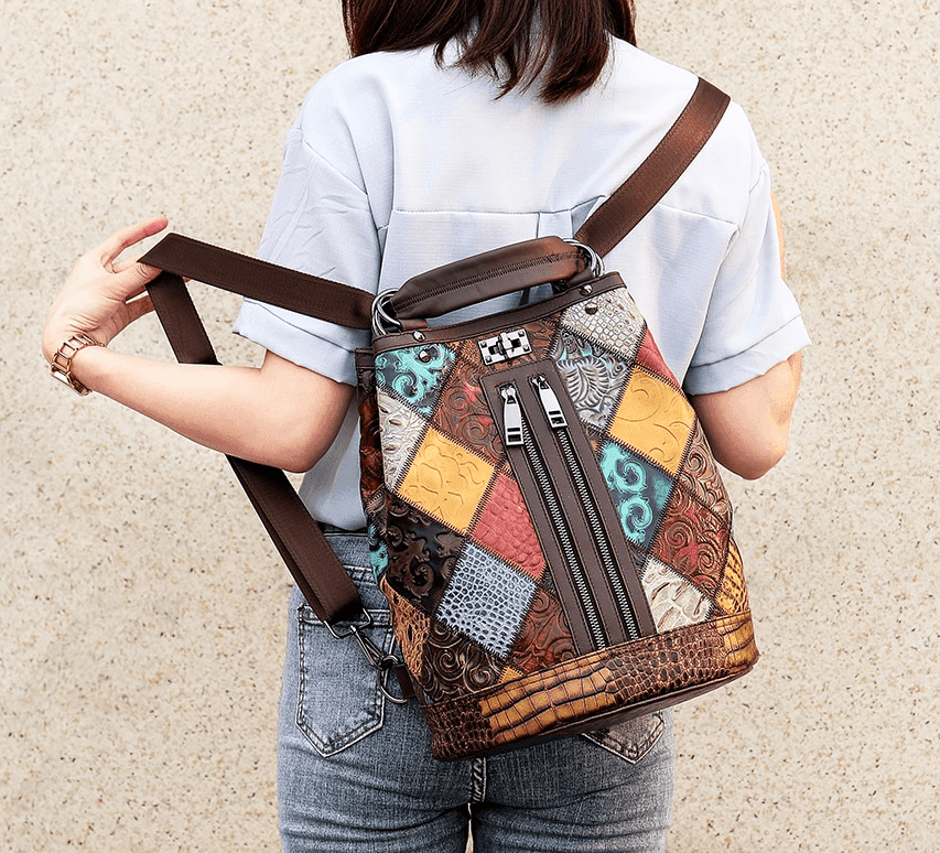 תיק עור יוקרתי ממילאנו בגימור טלאים מרהיב להופעה נשית מדוייקת וללוק מושקע - לה איסלה