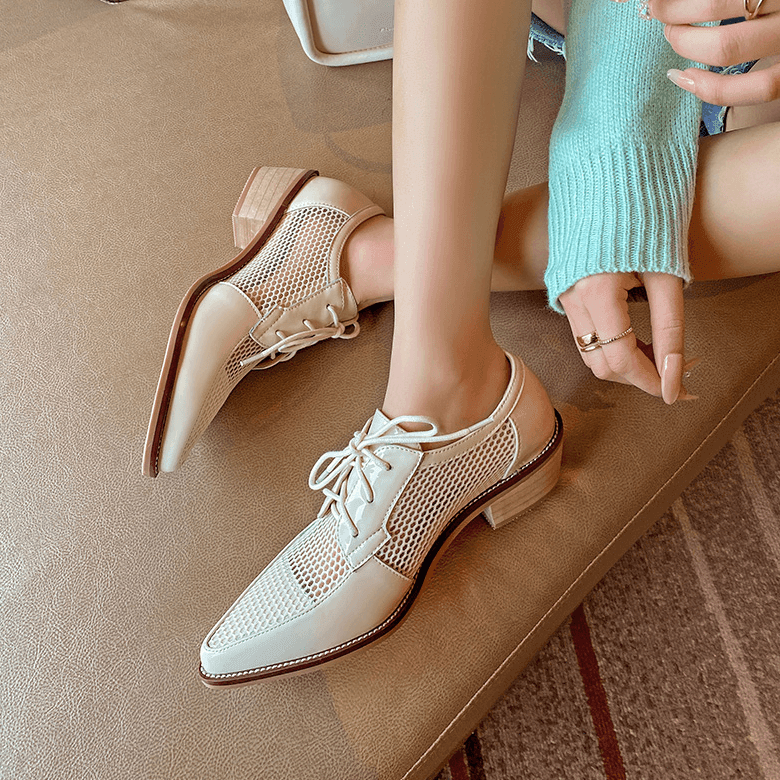 מוקסין איטלקי מרשת ללוק נשי אירופאי אלגנטי וללוק של אישה שמבינה באופנה - לה איסלה