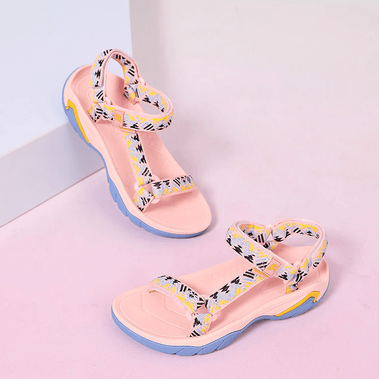 סנדל אורטופדי מאיטליה בגימור אופנתי בגיזרה שעוטפת את הרגל ונותנת תמיכה עוטפת - לה איסלה