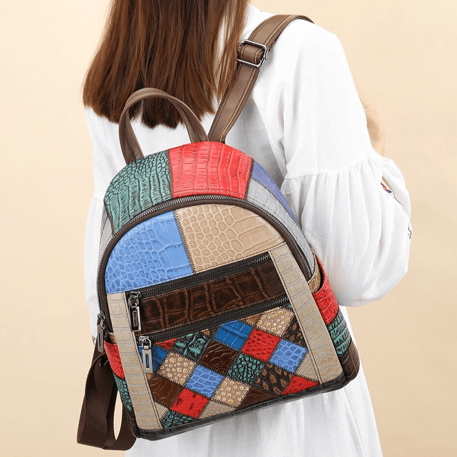 תיק גב מעור מקורי של מעצב ספרדי בגימור נשי מהפנט לאישה שרוצה לתת שואו מטריף - לה איסלה