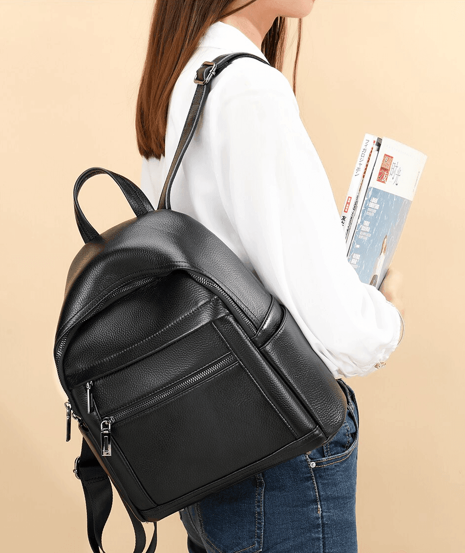 תיק גב מעור מקורי של מעצב ספרדי בגימור נשי מהפנט לאישה שרוצה לתת שואו מטריף - לה איסלה