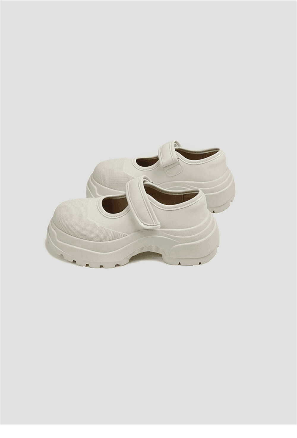 סנדל פלטפורמה סגור בגפתיחה עליונה ללוק צעיר ושובב להופעה נשית אינטלגנטית - לה איסלה