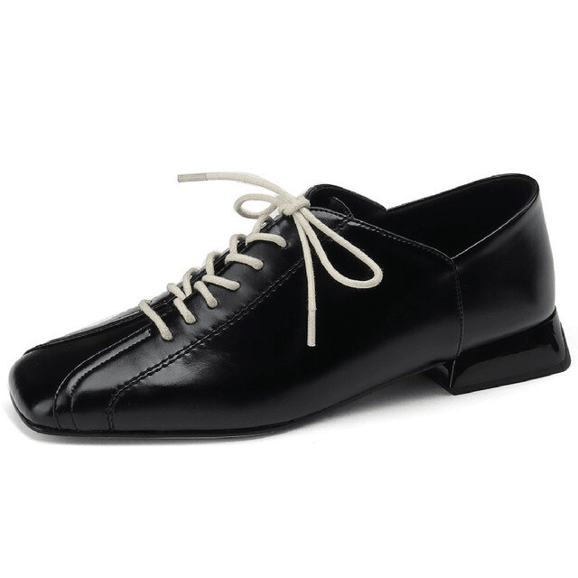 נעלי בובה בסינגון רטרו עם שרוכים בשיק יוניסקס משגע להופעה הכי נכונה לסתיו - לה איסלה 