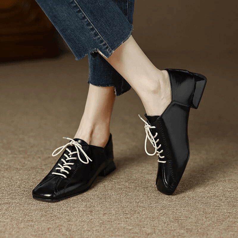 נעלי בובה בסינגון רטרו עם שרוכים בשיק יוניסקס משגע להופעה הכי נכונה לסתיו - לה איסלה