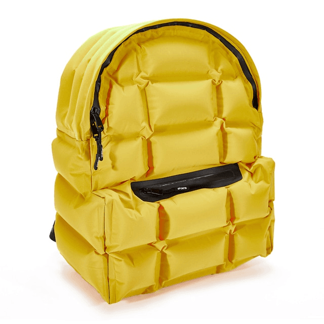 תיק פוף מהפנט של מעצב ממילאנו בחלוקה נבונה של תאים ללוק נשי סוחף - לה איסלה