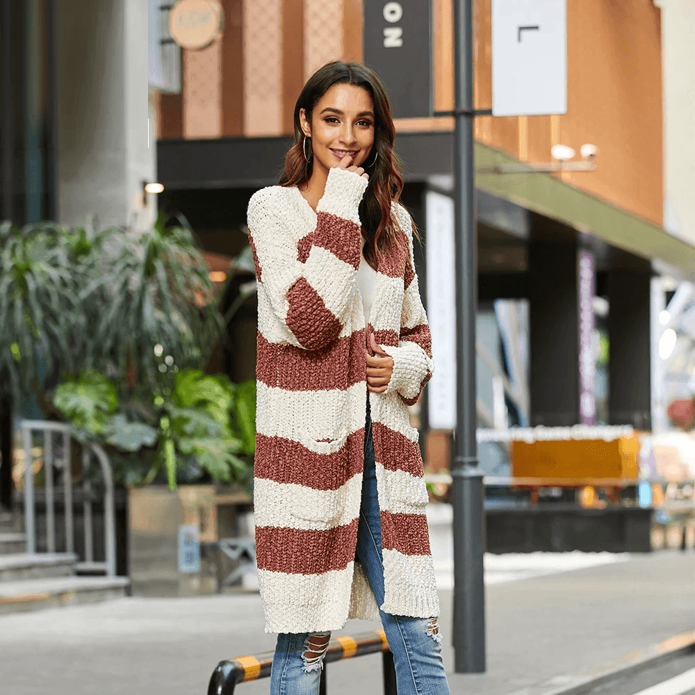 קרדיגן מבד נעים למגע בגימור ארוך ומיוחד להופעה נשית מיוחדת וללוק היסטרי שלך - לה איסלה