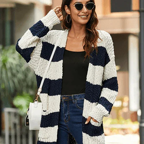 קרדיגן מבד נעים למגע בגימור ארוך ומיוחד להופעה נשית מיוחדת וללוק היסטרי שלך - לה איסלה