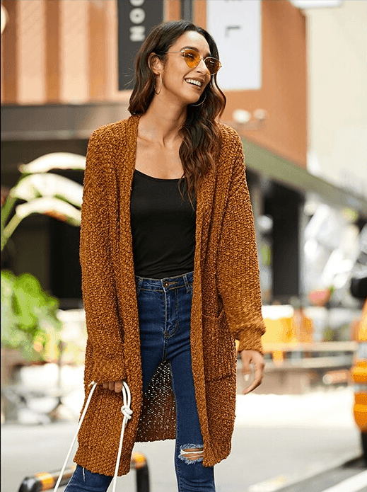 קרדיגן מבד נעים למגע בגימור ארוך ומיוחד להופעה נשית מיוחדת וללוק היסטרי שלך - לה איסלה