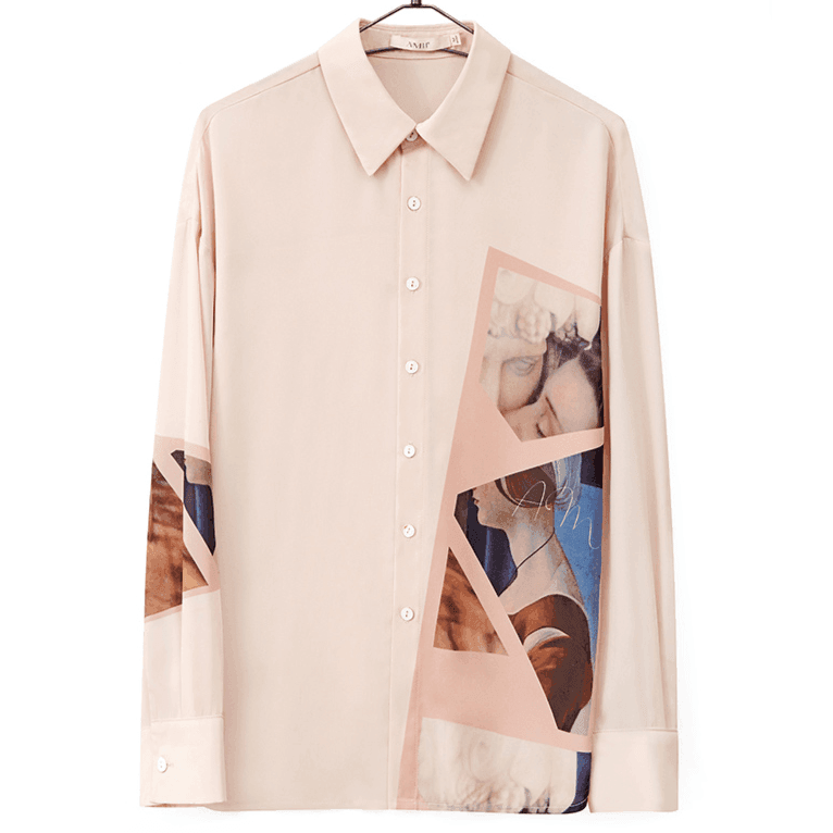 מכופתרת לבנה בהדפס ציורי יווני של מעצב איטלקי ללוק של אישה יוקרתית עדכנית - לה איסלה