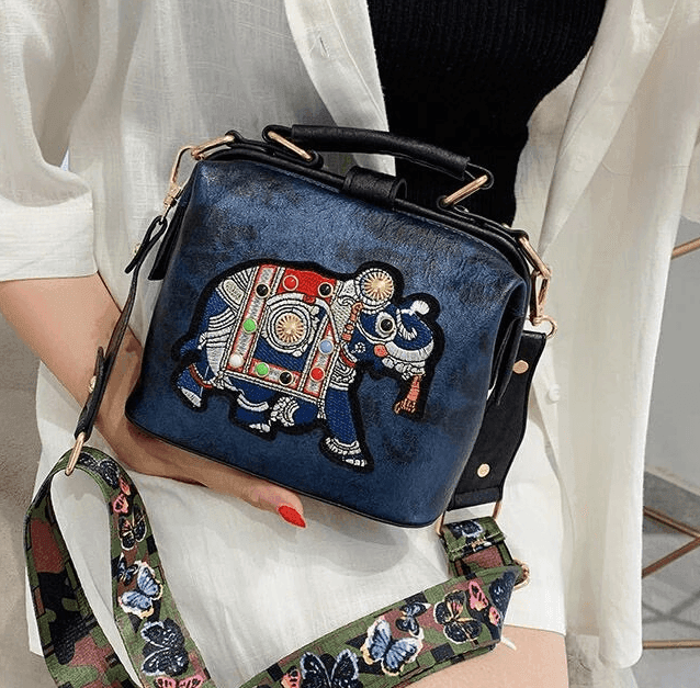 תיק מ-ה-מ-ם של מעצב מברצלונה בגימור מושלם ללוק נשי מושקע - לה איסלה