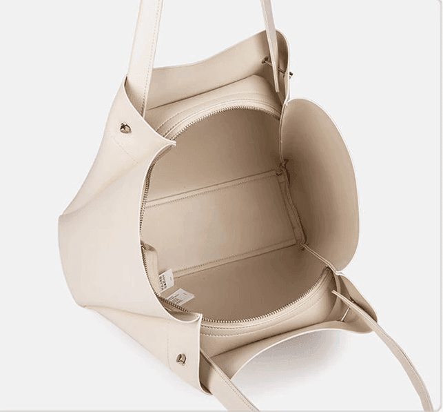 תיק קלאסי לנשיאה על הכתף של מעצב ממילאנו להופעה נשית שמקפיצה לך את הלוק - לה איסלה