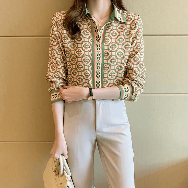 חולצה אלגנטית עם צווארון בגימור רטרו של פעם להופעה של אישה שרוצה לתת שואו - לה איסלה