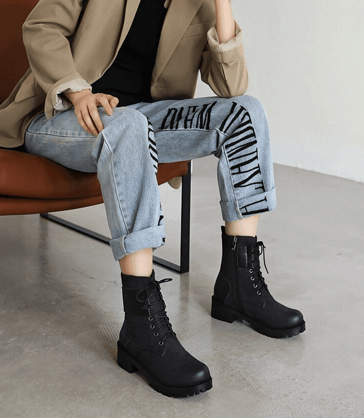 מגפי עור בסטייל דר' מרטין ללוק נשי חזק ולהופעה מושכת - לה איסלה