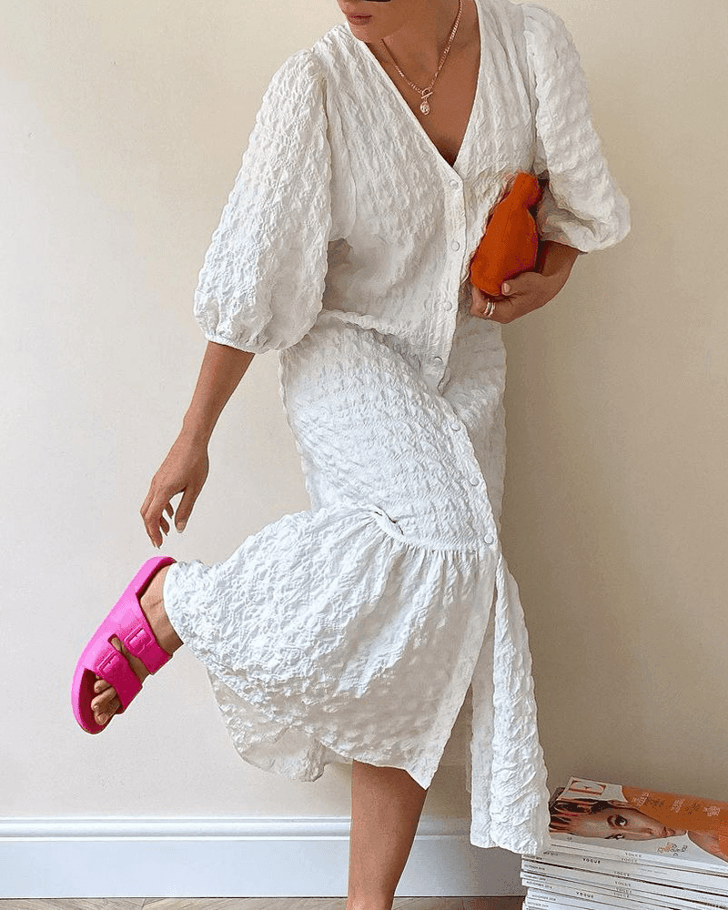 שמלת וופל כיווצים בגיזרת מקסי מכופתרת להופעה נשית מרהיבה וללוק מקסים שלך - לה איסלה