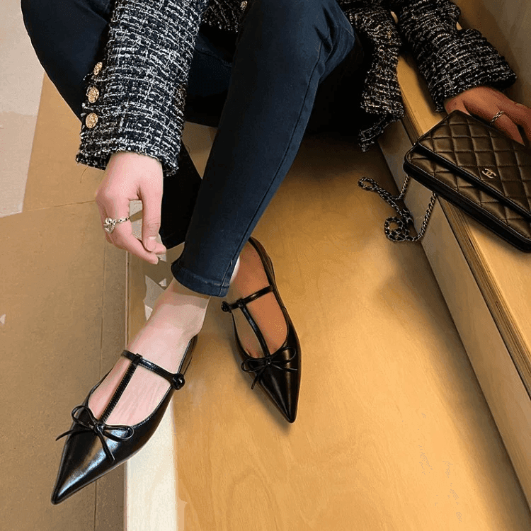 נעלי בובה בגימור פפיון של מעצב צרפתי ללוק לוליטה מרהיב ולהופעה נשית עדינה - לה איסלה