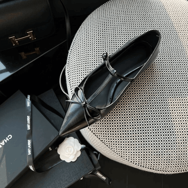 נעלי בובה בגימור פפיון של מעצב צרפתי ללוק לוליטה מרהיב ולהופעה נשית עדינה - לה איסלה