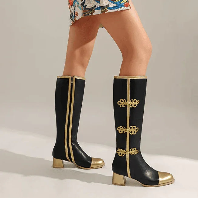 מגפון עקב גבוה בסגנון רומי מהפנט להופעה מרהיבה ממילאנו וללוק כובש - לה איסלה