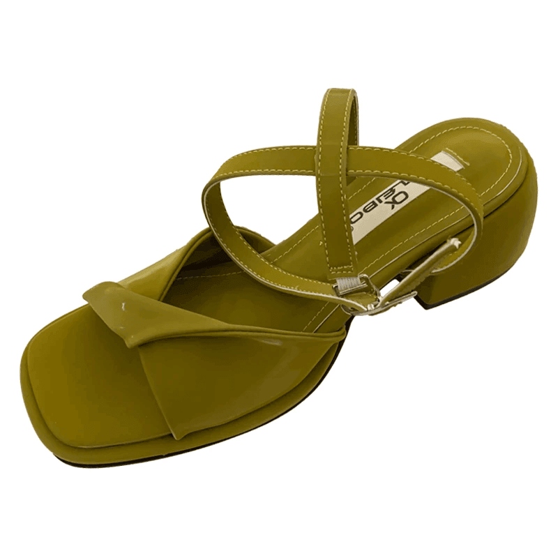 סנדל איטלקי מהפנט בסגנון נשי מתוחכם להופעה של אישה שרוצה לתת שואו אופנתי - לה איסלה