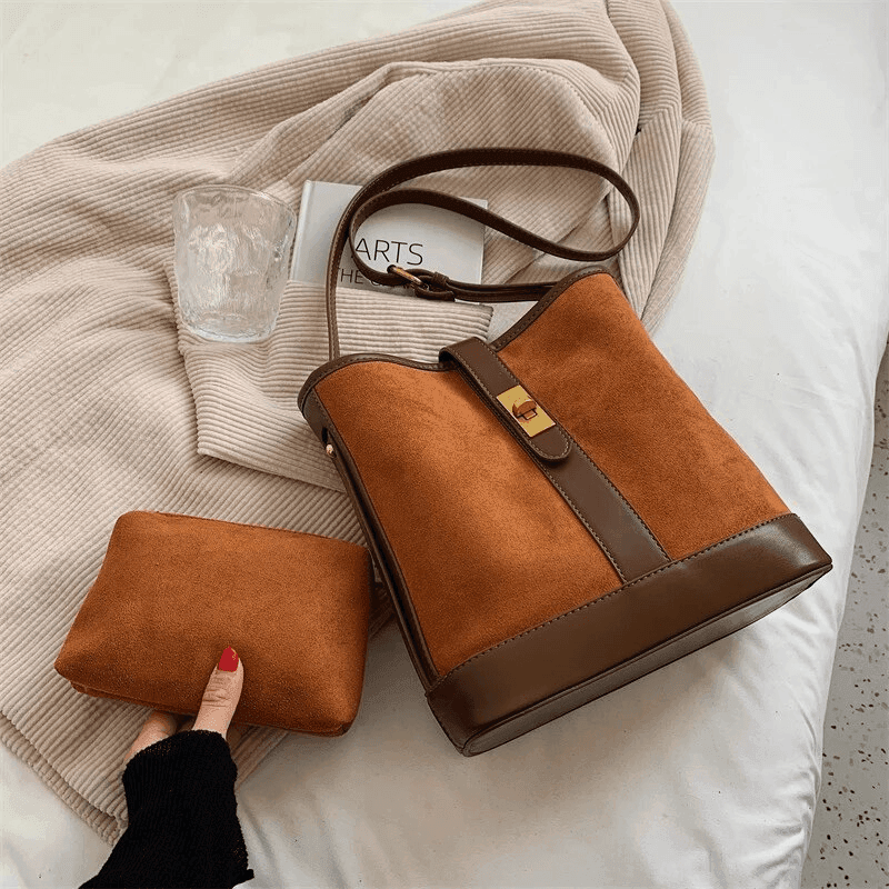 תיק זמש מפורטוגל בשילוב תיק איפור אישי יוקרתי להופעה מרשימה ומכובדת - לה איסלה