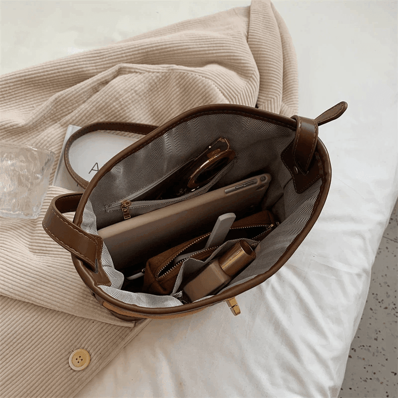 תיק זמש מפורטוגל בשילוב תיק איפור אישי יוקרתי להופעה מרשימה ומכובדת - לה איסלה