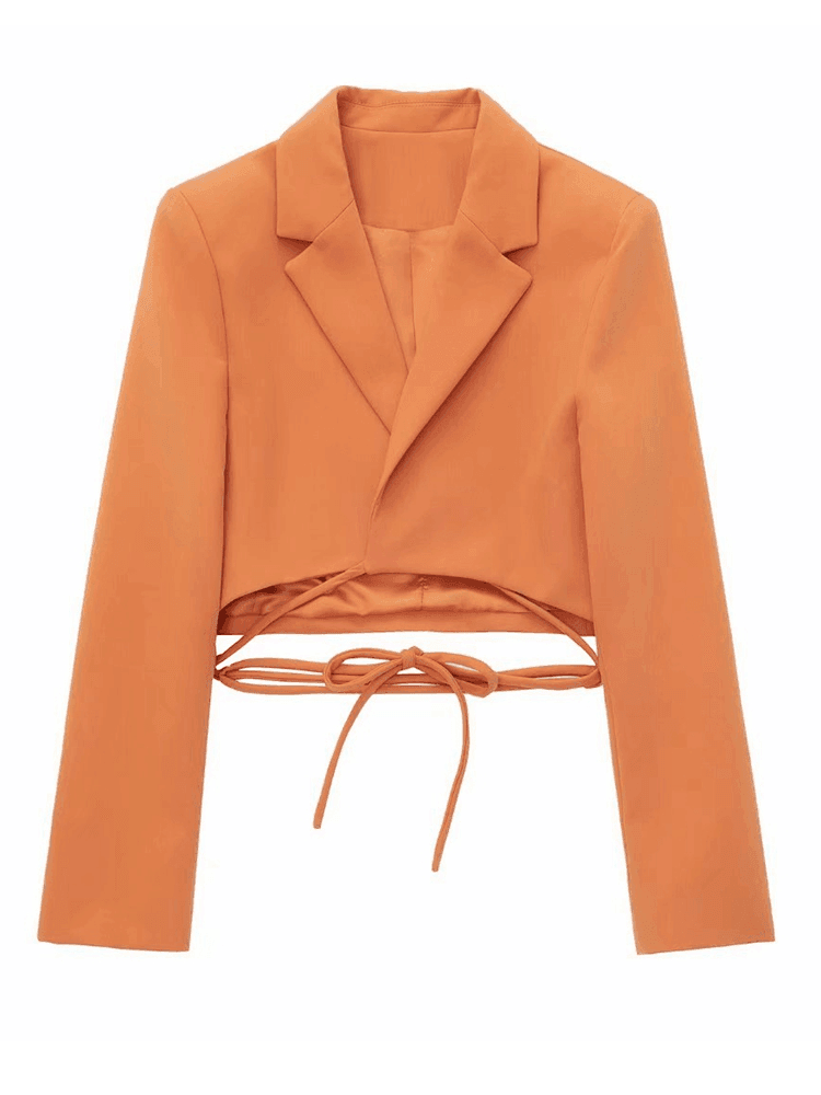 סט של מכנס אלגנט קצר וג'קט מחוייט קצר בגיזרה שיקית חתיכית להופעה קייצית לוהטת - לה איסלה